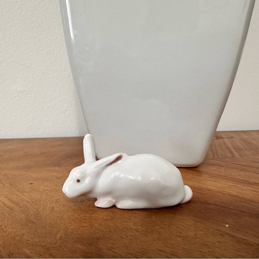 Vtg Bing & Grondahl Miniature Porcelain
White Rabbit Figurine 1874 Collector EUC